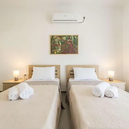 别墅 Chartata Sleeps 4 Air Con Wifi Khartáta